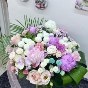 cam vazoda ithal çiçekler